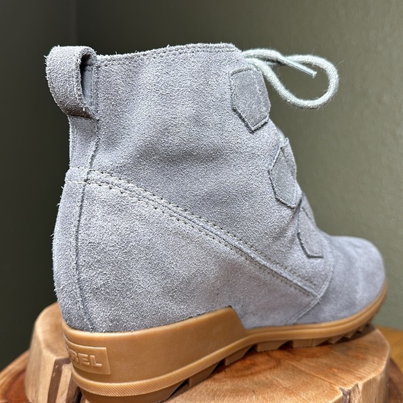 SOREL Women's Evie Lace Waterproof Suede Ankle Bootie - Picture 7 of 15